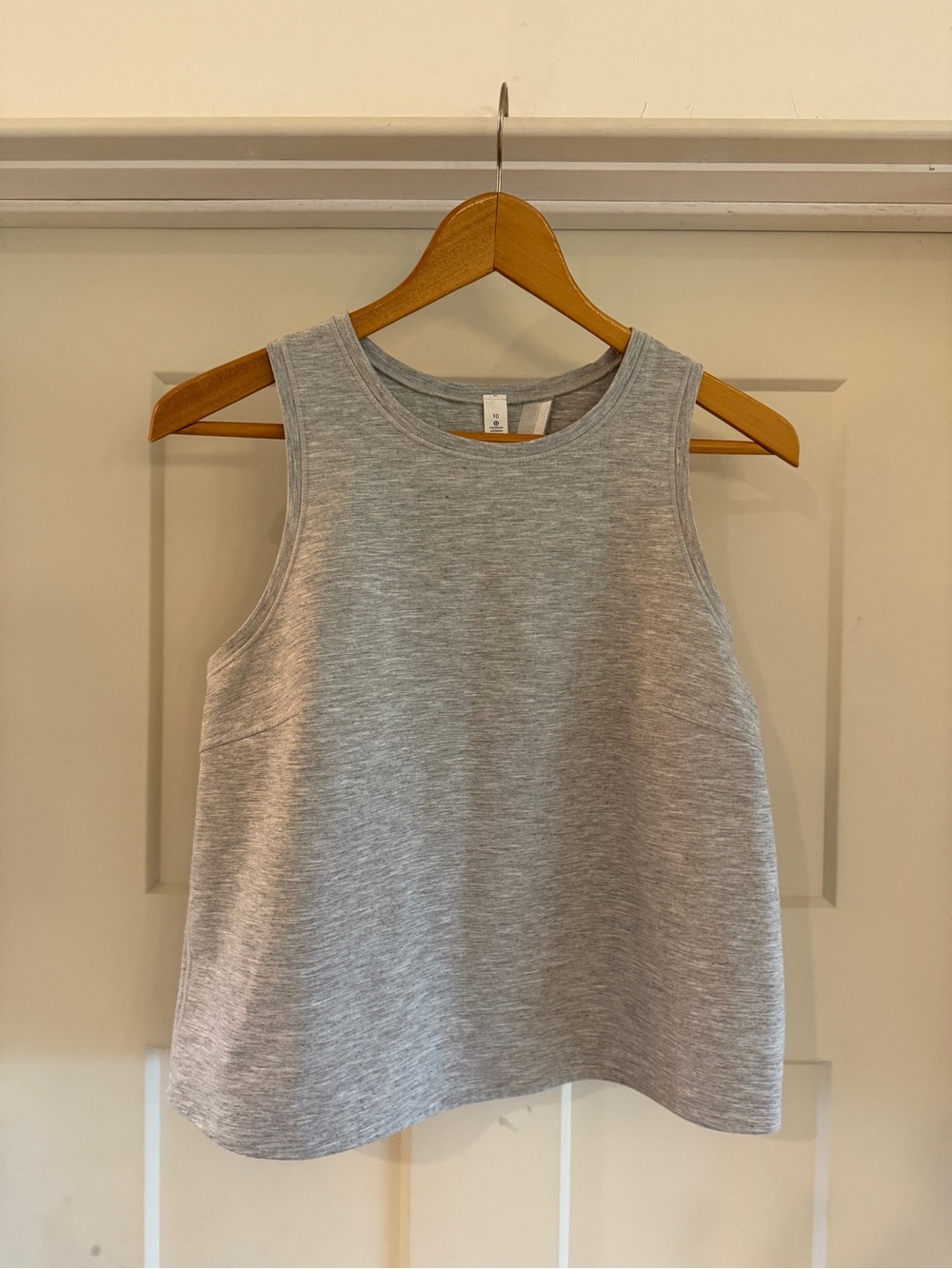 Lululemon Grey Cross-Back Tank Top size 10
